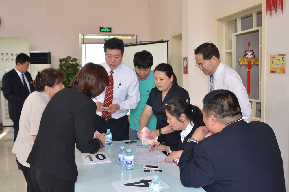 員工慈善義拍活動現場（3）