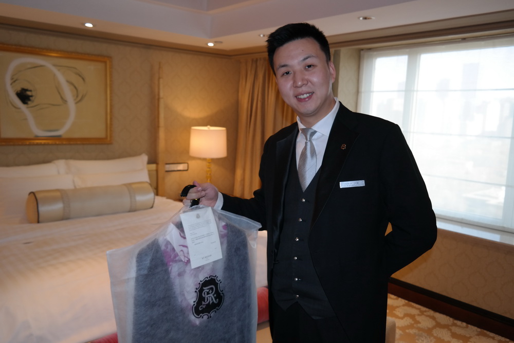 瑞吉酒店管家榮獲白宮簽發的“杰出貢獻獎”