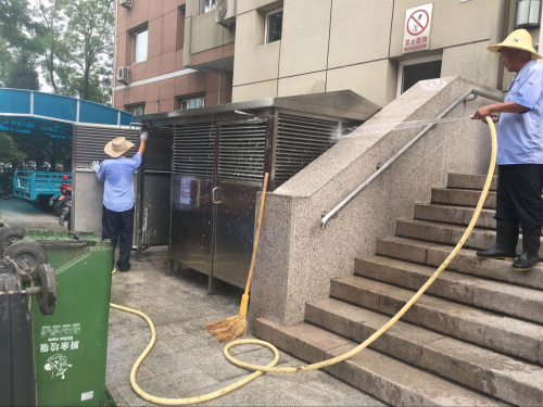 愛崗敬業(yè)，無私奉獻——運康公司塔園公寓保潔隊的責任 