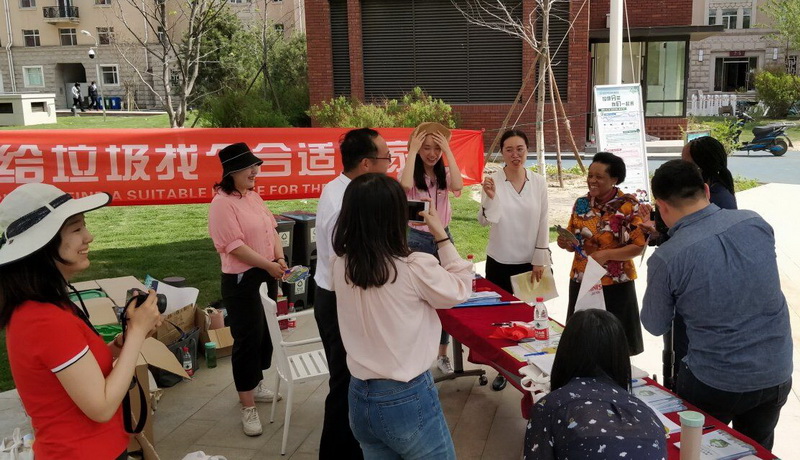 垃圾分類 我們一起來(lái)——齊家園物業(yè)部組織垃圾分類進(jìn)公寓活動(dòng)