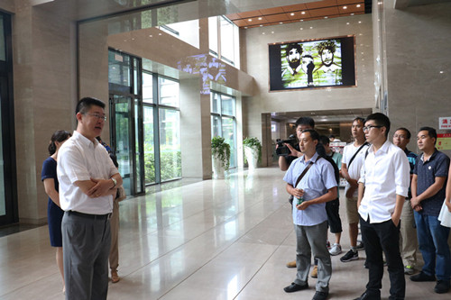 Yunnan Schoolmaster Delegation Visits Liangmaqiao Diplomatic Office Building